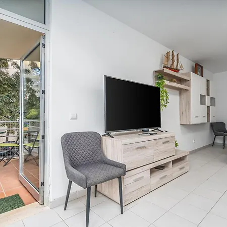 Sea Breeze Apartament *